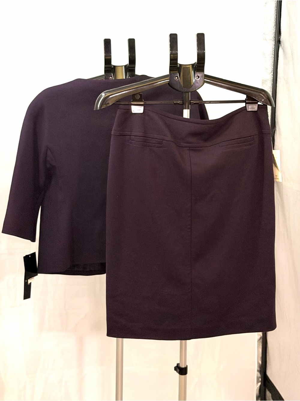 Larry Levine Signature Women's Pencil Skirt in Deep Plum NWT Size 12 Classic